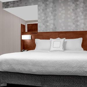 Camera con letto king size
